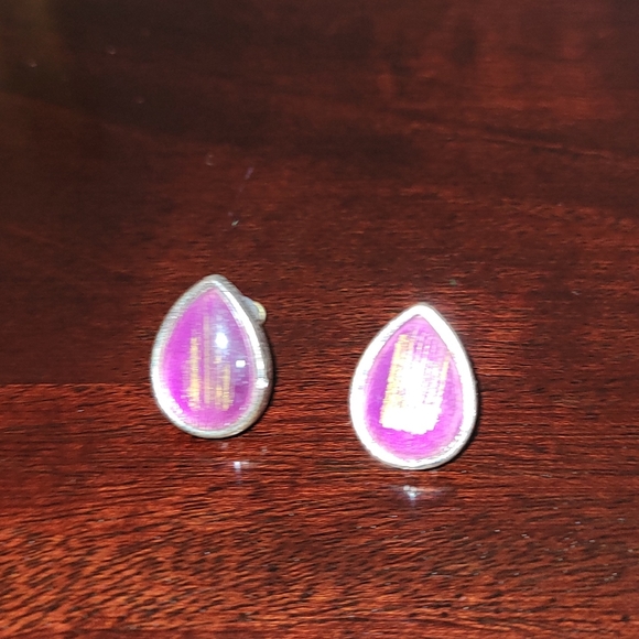 Ladies necklace and earrings set - Picture 2 of 3